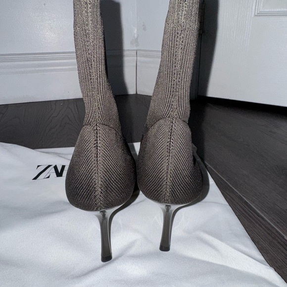 BRAND NEW Zara dark brown women's sock boots Size 6.5 - Picture 3 of 5